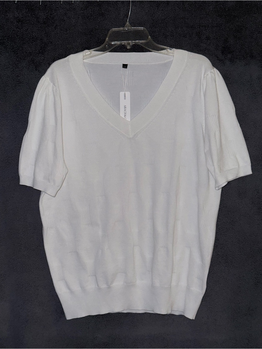 NWT Arach & Cloz White V-Neck Knit Top Size XXL